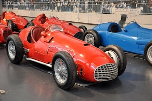 ruote, rosso, azzurro, auto, raggi, pneumatici, automobili, corsa, sportive, ferrari, epoca, automobile, sedili, copertoni, cerchioni, persone, cerchio, sedile