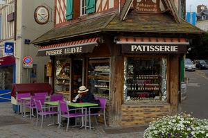 sedie, pasticceria, tavoli, vetrina, fiori, tavolini, vetrine, verde, viola, insegna, cappello, negozio