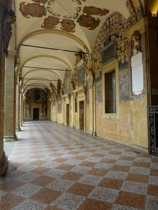 archi, portico, porte, colonne, pavimento, pilastri, affreschi, stemmi, porticato, portici, decorazioni, finestre