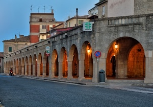 archi, portico, strada, colonne, farmacia, luci, lampioni, via, sera