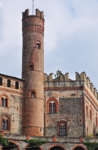 finestre, torre, castello, merli, cielo, bifore, mattoni, torrione, archi, cilindro