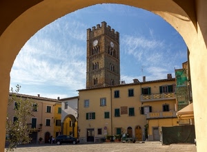 arco, torre, piazza, orologio, cielo, finestre, palazzi, case