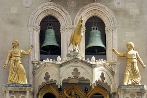 campane, statue, oro, due, bronzo, gallo, archi, finestre, balcone, dorato, baldacchino, marmo
