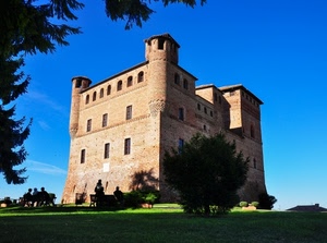 castello, torri, prato, alberi, panchine, albero, cielo, finestre, verde