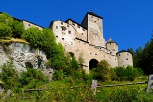castello, staccionata, cielo, verde, finestre, alberi, torri, rocce, azzurro, legno, piante, torre, arbusti, erba, roccia, fortezza