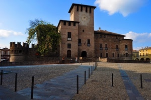piazza, orologio, castello, torre, paletti, strada, finestre, torri, merli