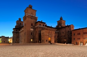 castello, torri, piazza, finestre, ferrara, cielo, blu, archi, luci, azzurro, comignoli, sera