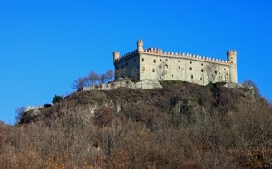 castello, alberi, torri, merli, collina, cielo, montagna, finestre