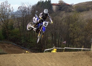 alberi, moto, sport, numero, motocross, salto, casa, casco, motociclista, pista, cielo, motocicletta, terra, ruote, blu, piante