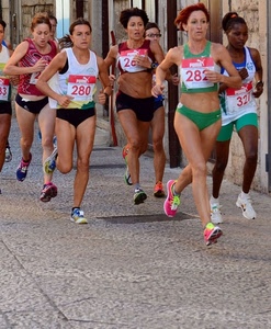 corsa, numeri, donne, atlete, strada, gara, sport, pettorali, correre, gambe