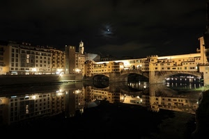 ponte, fiume, notturno, riflesso, notte, luna, luci, firenze, archi, palazzi, nuvole, finestre, riflessi, campanile
