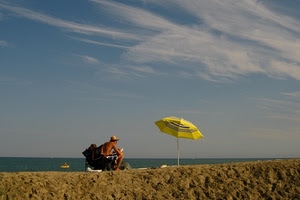 mare, ombrellone, spiaggia, giallo, sabbia, persone, leggere, bagnante