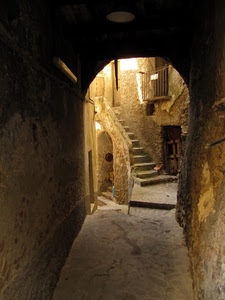 arco, vicolo, scale, scala, porte, gradini, ringhiera, porta, archi, balcone, parapetto, portico, scalini, intonaco, scalinata