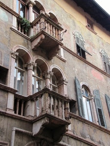 finestre, archi, balconi, colonne, persiane, palazzo, vetri, vetro, palazzi, casa, tetto, imposte, riflessi, due