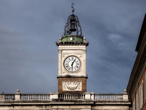 orologio, balaustra, campana, croce, lancette, numeri, campane, cielo, campanile, torre, ore, nuvole, palazzo, romani, fregio, colonne