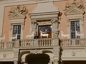 balcone, finestre, palazzo, renne, cariatidi, statue, uomo, ringhiera, animali