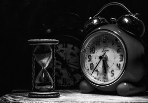 clessidra, sveglia, orologi, lancette, bianconero, numeri, tempo, orologio