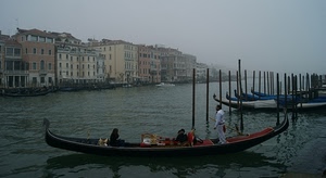 venezia, canale, gondole, acqua, pali, nebbia, gondola, palazzi