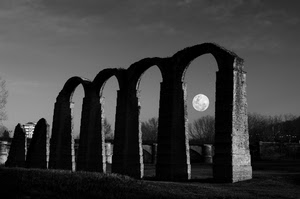 luna, archi, ruderi, bianconero, acquedotto, alberi, notte, rovine, cielo