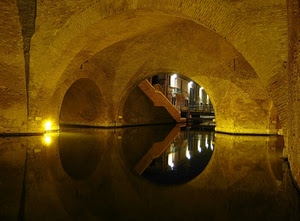 acqua, luci, ponte, archi, riflesso, fiume, riflessi, mattoni, notturno, scala, ringhiera, arco