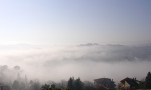 nebbia, alberi, cielo, case, nuvole, tetti, panorama, bianco, montagne, paesaggio, foschia