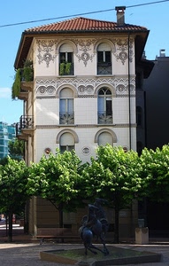 alberi, liberty, monumento, finestre, cavalli, decorazioni, casa, panchina, verde, palazzo