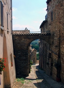 arco, strada, fiori, vicolo, discesa, pietre, borgo, tetto, tegole, case
