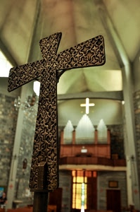 croce, chiesa, organo, bronzo, metallo, interno, porta, luce