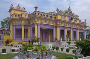 colonne, giardino, viola, vasi, nuvole, giallo, palazzo, cielo, piante, scale, balaustra, verde, villa, liberty, porte, prato, statue