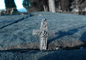 croce, ombra, pastore, ciondolo, metallo, pecore, colomba, pavimento, pietra, crocifisso, argento