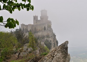 nebbia, castello, alberi, rocca, rocce, torri, roccia