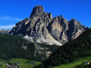 montagna, case, valle, montagne, boschi, alberi, rocce, paese, verde, panorama, cielo, bosco