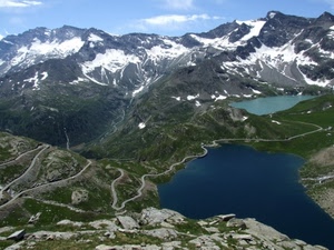 laghi, neve, montagne, strada, nuvole, cielo, verde, montagna, rocce, strade, bianco, acqua, azzurro, lago, panorama, curve, vette