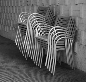 sedie, muro, bianconero, metallo, curve, pila, grigio, parete, plastica, ferro