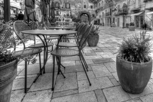 sedie, vasi, tavolini, piazza, piante, bianconero, arco, case, tavoli, finestre, porte, balconi