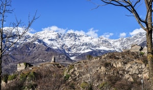 neve, alberi, montagne, ruderi, cielo, bianco, rocce, rami, azzurro, panorama, paesaggio, rovine, inverno, roccia, montagna