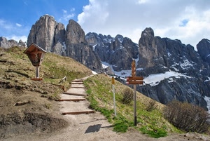 sentiero, nuvole, neve, montagna, cielo, crocifisso, montagne, croce, segnaletica, cartelli, indicazioni, cime, verde, vette