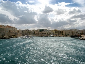 porto, mare, nuvole, barche, case, cielo, onde, città, acqua, paese, azzurro, finestre, bianco, controluce