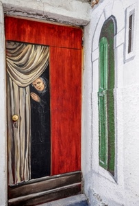 rosso, donna, tenda, porta, murales, verde, tende, dipinto