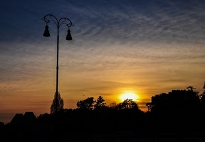 tramonto, lampione, alberi, cielo, controluce, sole, silhouette, nuvole