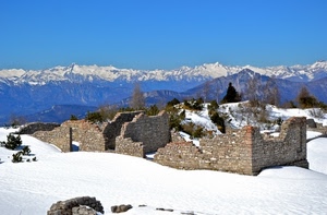 neve, montagne, rovine, alberi, bianco, ruderi, cielo, pietre, rudere, montagna, inverno, panorama, azzurro, mattoni