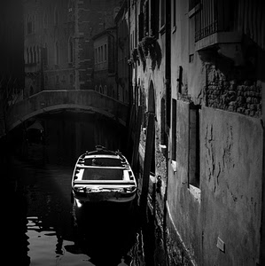 ponte, barca, acqua, bianconero, canale, venezia, finestre, case, laguna, riflesso, riflessi, imbarcazione