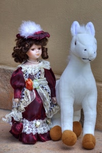 bambola, cavallo, bianco, giocattoli, viola, cappello, peluche, vestito