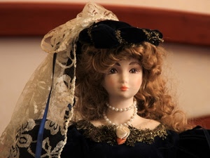 bambola, capelli, collana, cappello, velo, pizzo, occhi, nero, perle, ricci, bocca, giocattolo, vestito, nastro, costume, merletti, blu, naso