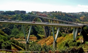 ponte, viadotto, auto, alberi, autostrada, automobili, strada, arcate, macchine, verde, piloni, città