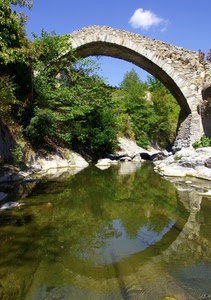 ponte, fiume, alberi, riflesso, cielo, acqua, verde, arco, riflessi, nuvole, sassi, nuvola, rocce, piante
