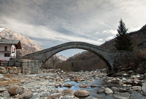 ponte, sassi, fiume, arco, acqua, alberi, montagne, casa, albero