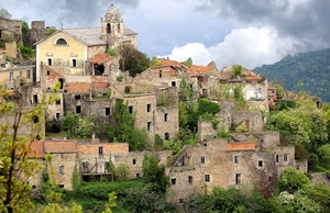 borgo, chiesa, case, finestre, campanile, alberi, nuvole, panorama, cielo