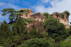 castello, alberi, verde, rudere, ruderi, nuvole, cielo, finestre