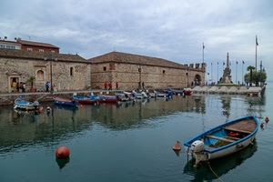 barche, porto, acqua, mare, bandiere, boa, barca, boe, monumento, cielo, riflessi, motore